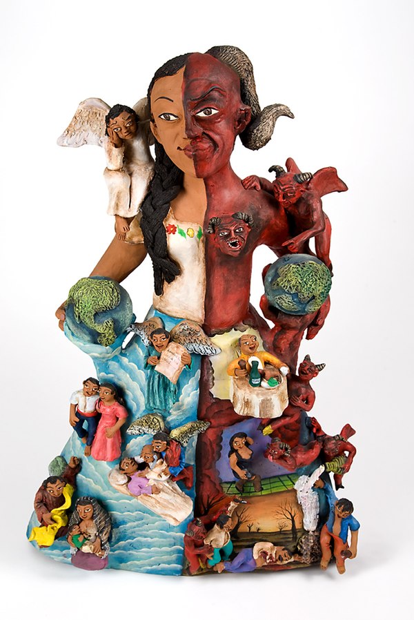 Good and evil figure by Demetrio Garcia Aguilar of the Aguilar family of Ocotlán de Morelos, Oaxaca Mexico. Foto: Friends of Oaxacan Folk Art / Wikimedia Commons