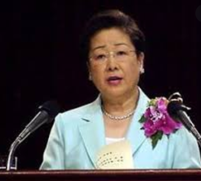 Moder Moon, Seoul 4. juli 2001